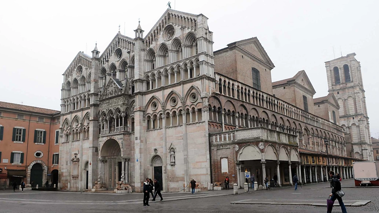 L’edificio simbolo della città estense riapre i battenti dopo ben 9 anni di lavori post-sisma del 2012. Il comune, insieme all’associazione InFerrara, organizza un primo ciclo di visite guidate