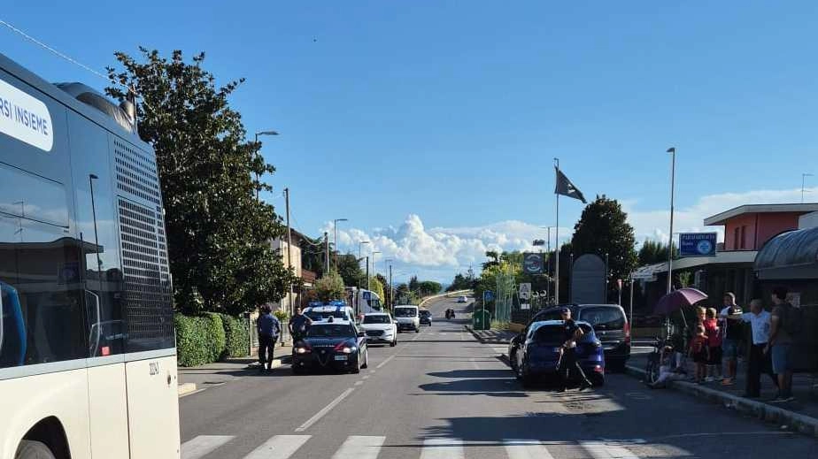 Serie di incidenti stradali a Cesena: giovane investito mentre attraversava sulle strisce pedonali. Trasportato in codice rosso all'ospedale Bufalini. Indagini in corso.