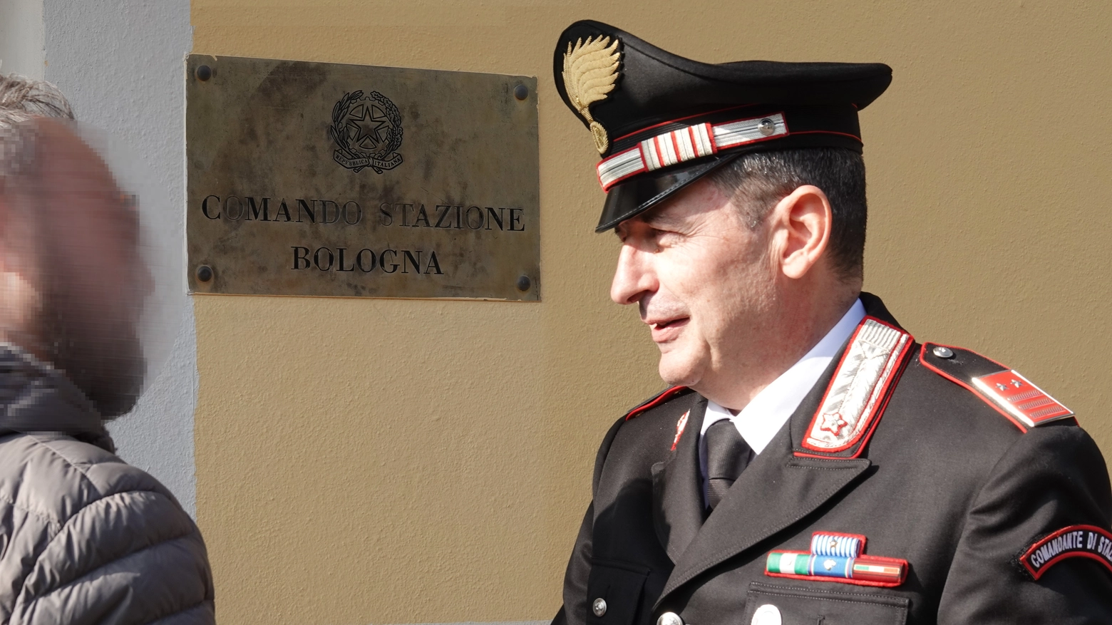 Un carabiniere della stazione di Bologna