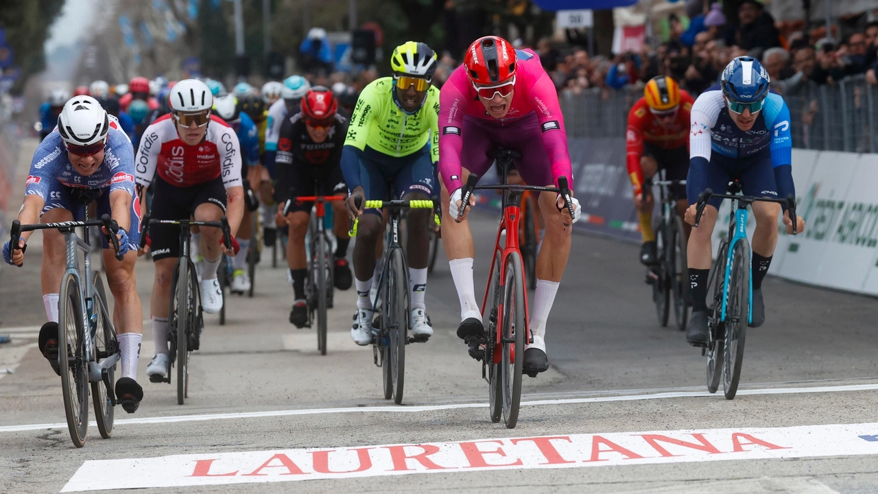 La kermesse ciclistica alle battute finali: sabato la tappa più dura (la Sassoferrato - Cagli Monte Petrano), mentre domenica la volata a San Benedetto che assegna il tridente di Nettuno