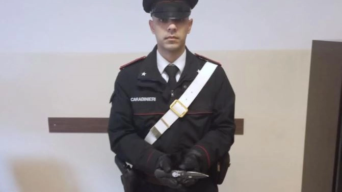 I carabinieri della stazione di Bologna Navile hanno sequestrato anche un coltello a serramanico