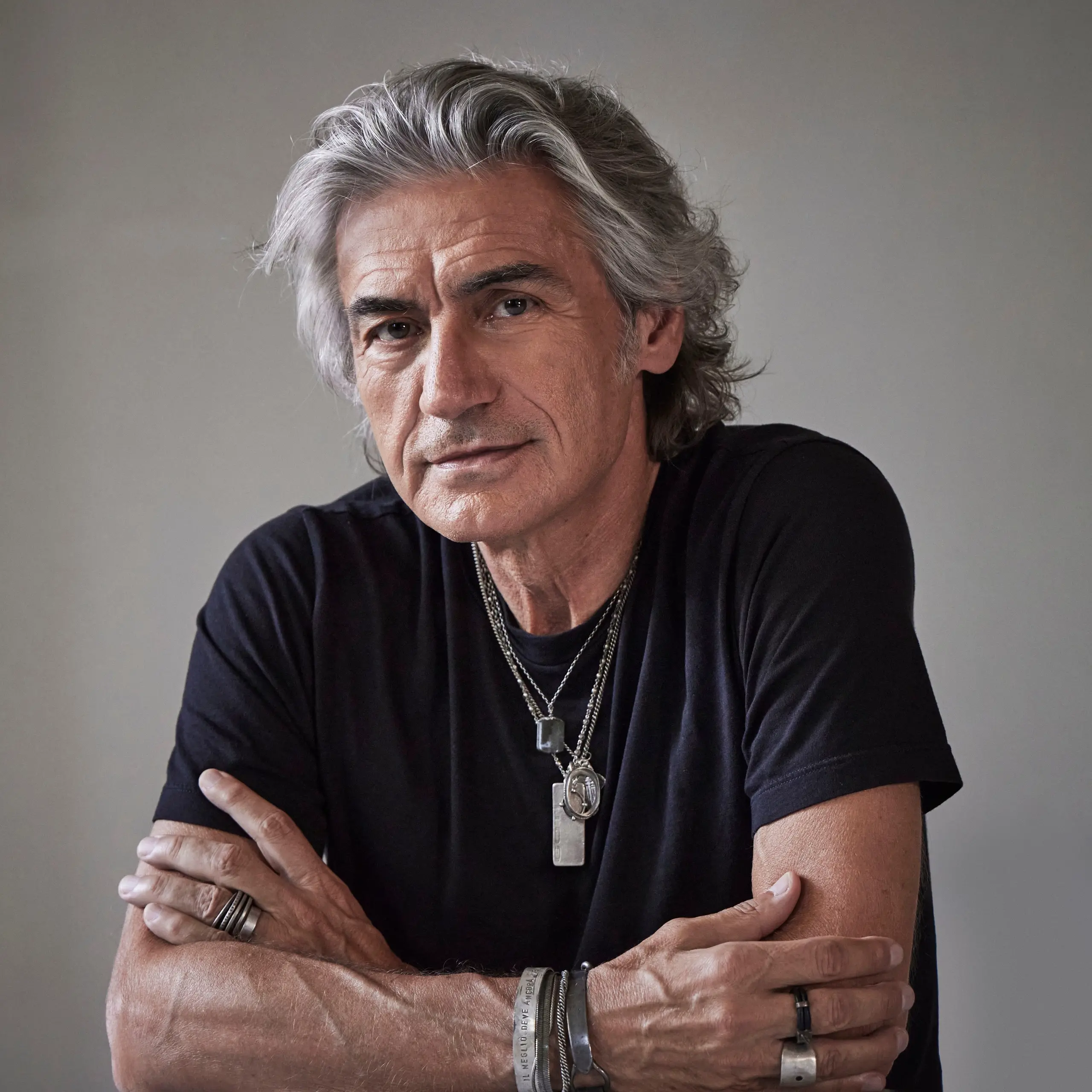 Ligabue Nei Teatri 2024: Il Tour Parte Da Correggio, Sul Palco Anche Il ...