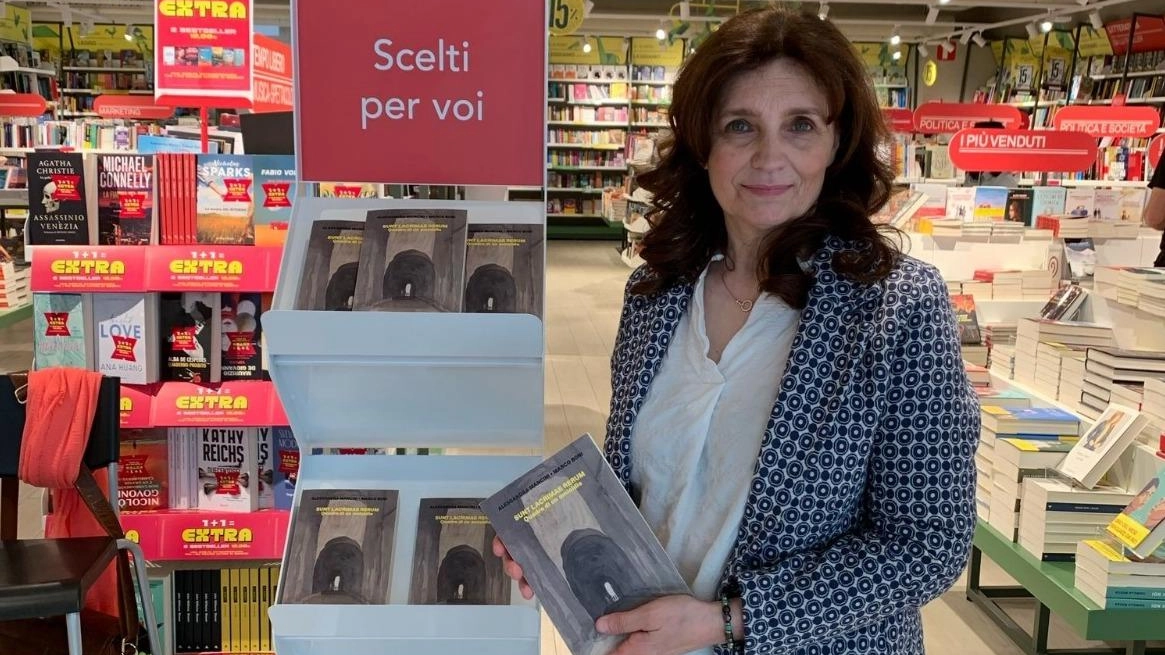 Alessandra Mancini mostra il suo primo libro