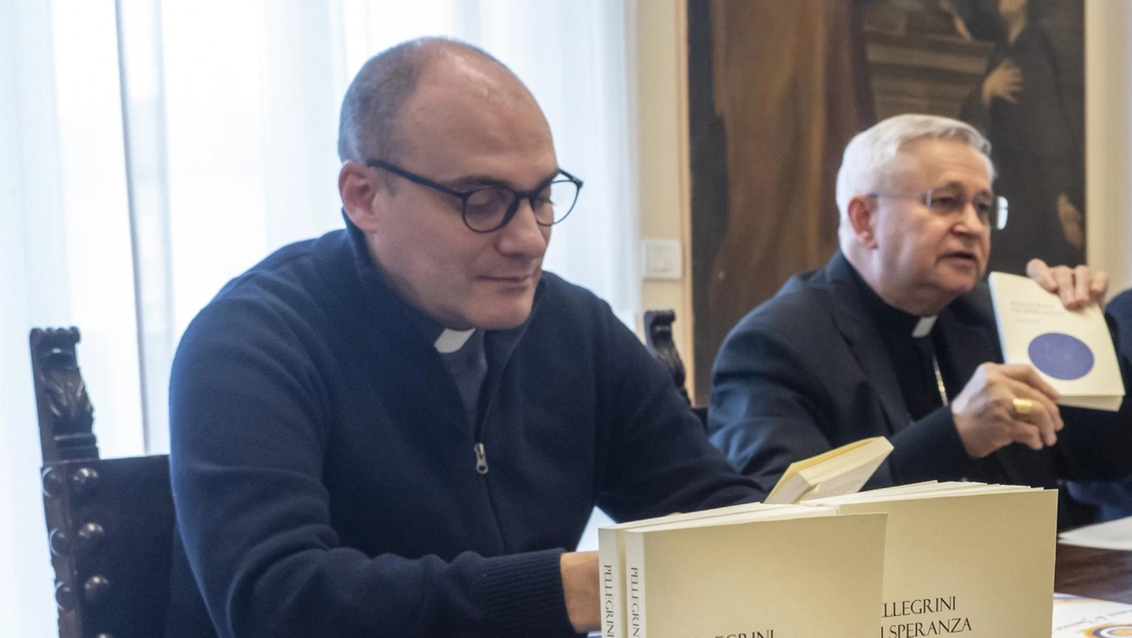 La presentazione delle iniziative organizzate dalla Diocesi di Faenza-Modigliana in occasione dell’Anno Santo del Giubileo 2025 Al centro, il vescovo Mario Toso (foto Tedioli)