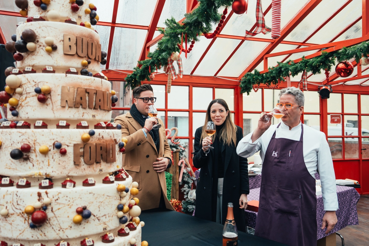 Lo show-cooking di Ernst Knam nella casetta di vetro (foto Frasca)