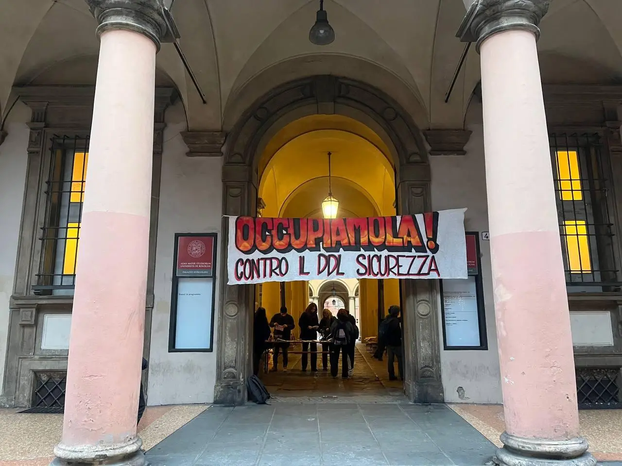 Bologna, studenti occupano Palazzo Hercolani: le ragioni della protesta