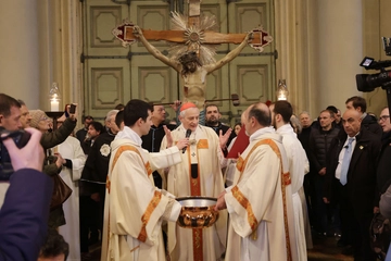 Inaugurato l’Anno Santo a Bologna, Zuppi: “Giubileo opportunità di cambiamento per tutti”