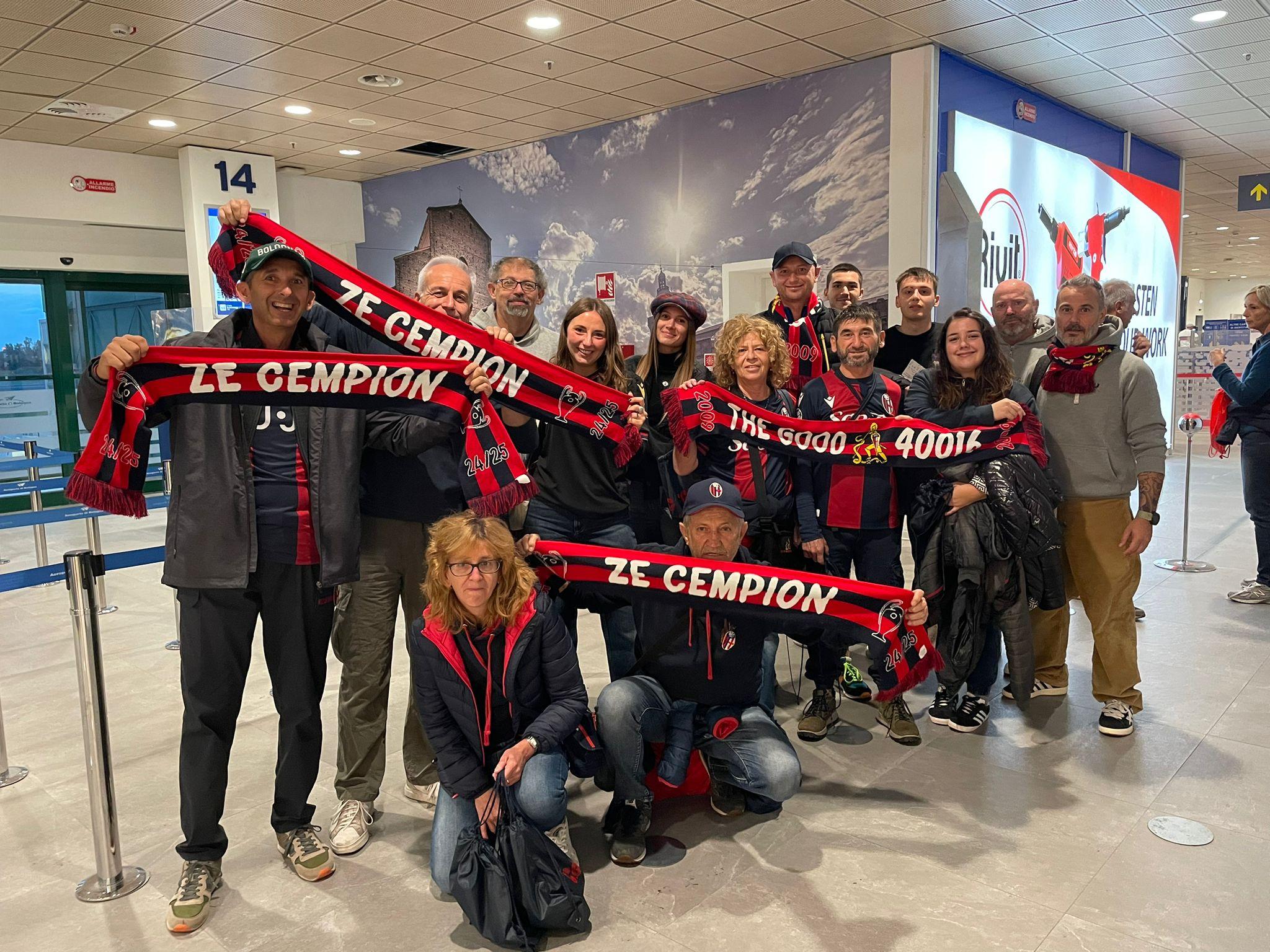 Tifosi del Bologna in partenza per Liverpool: invasione rossoblù all