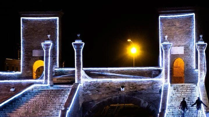 Trepponti illuminato, una delle magie degli addobbi natalizi