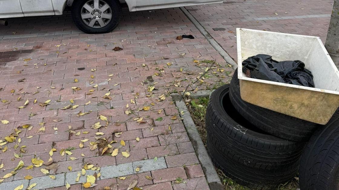 Degrado in via Travaglini. Allontanati due nomadi. Sequestrato un camper