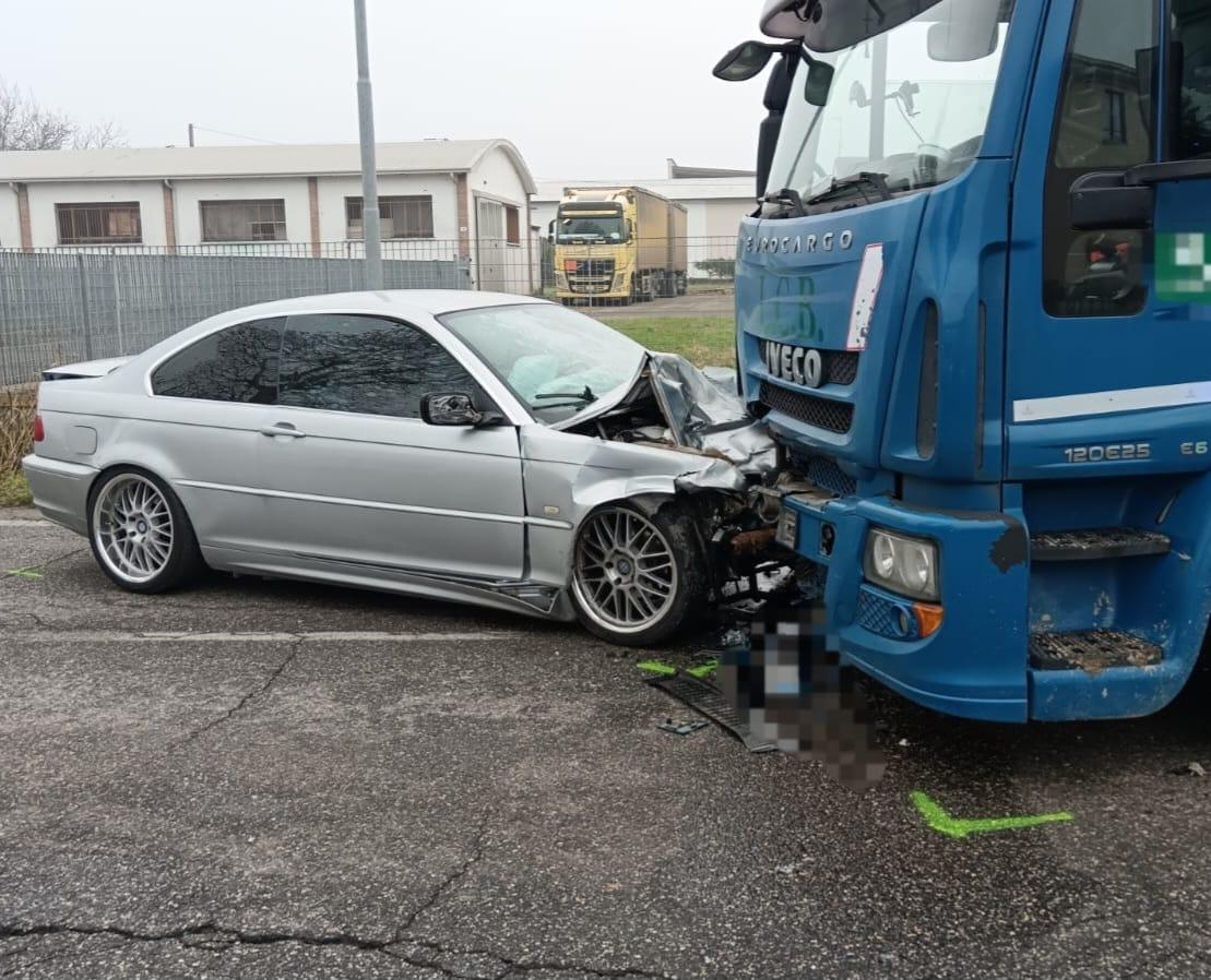 Schianti nella Bassa, due feriti a Luzzara e Castelnovo Sotto