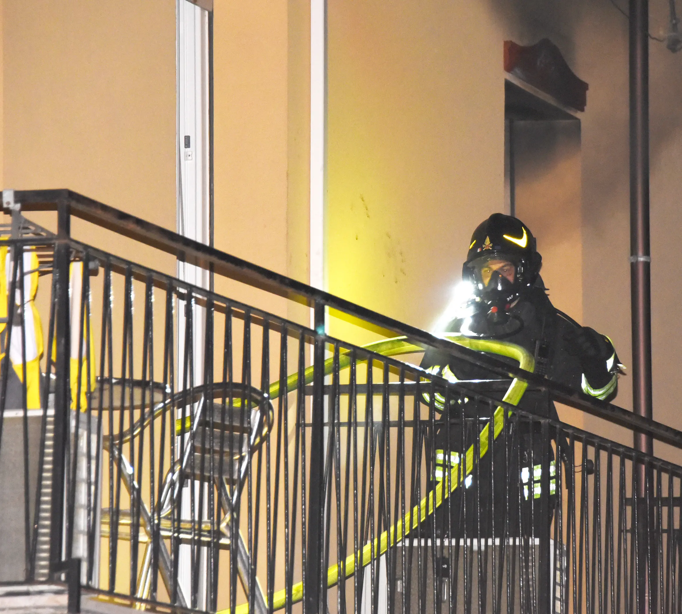 Rimini, incendio nella notte in hotel