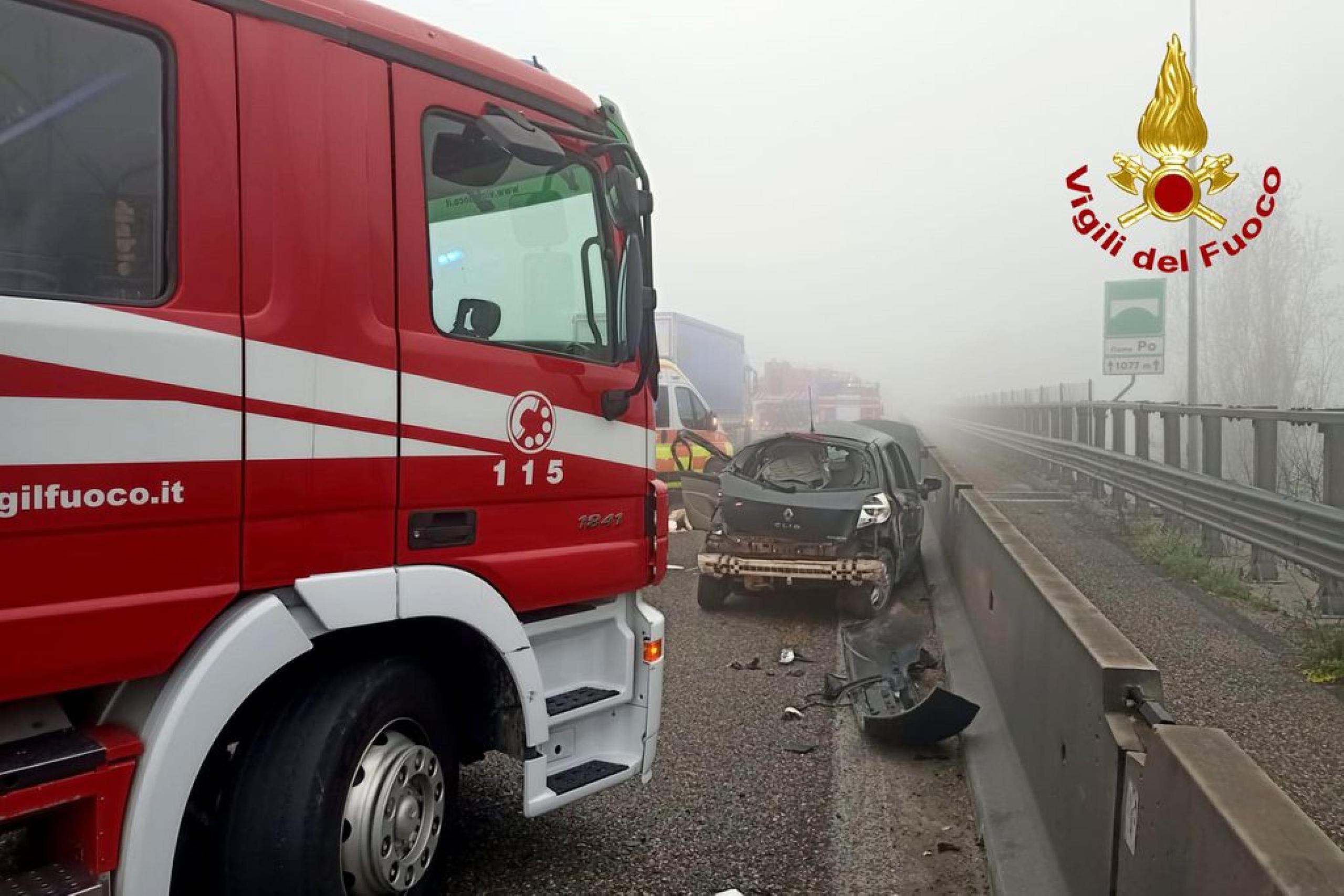 Nebbia In A1, Incidenti A Catena: Due Morti E 6 Feriti, Di Cui Uno Grave