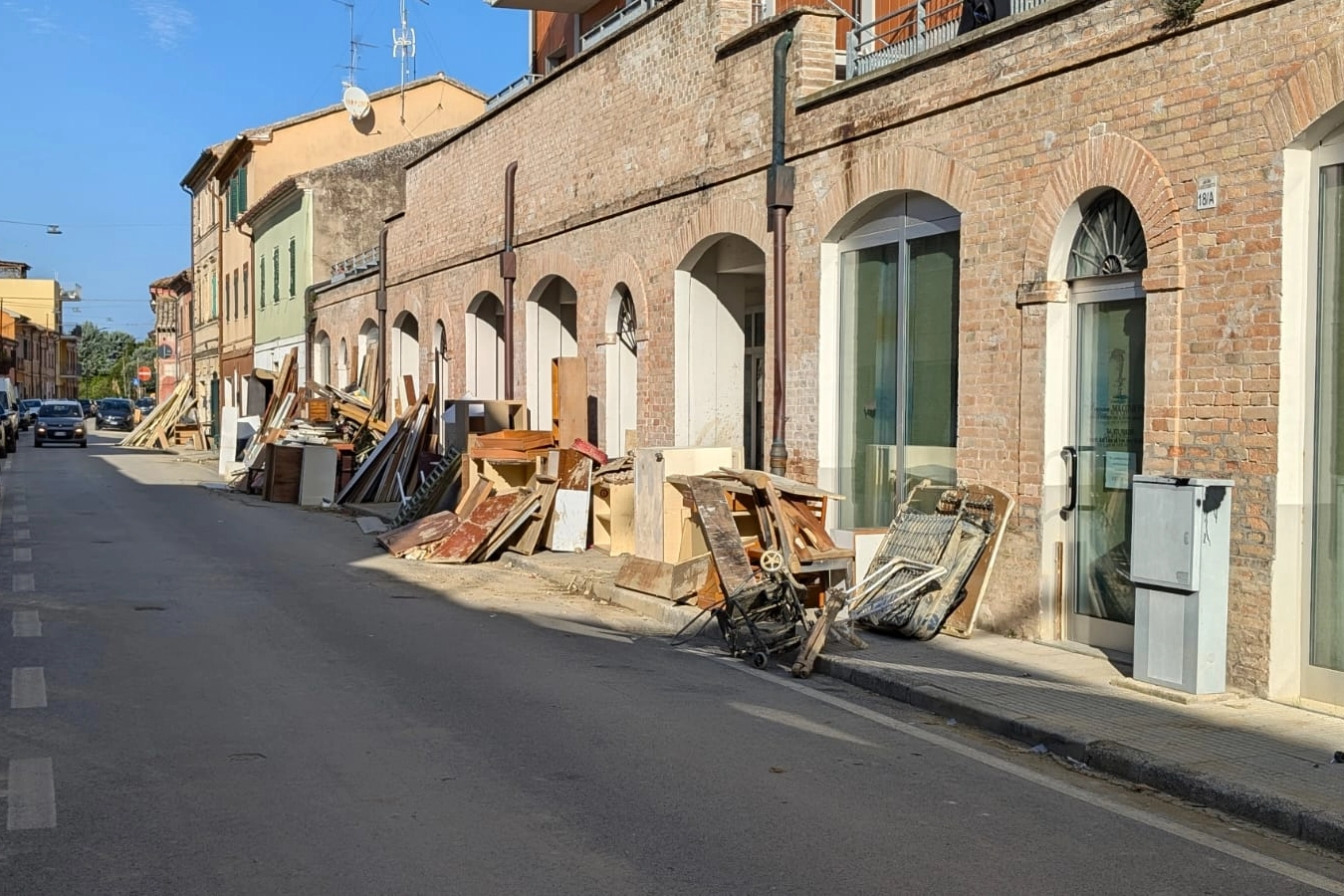 La situazione nelle strade di Castelferretti di Falconara (AN) dopo il maltempo del 18 e il 19 settembre