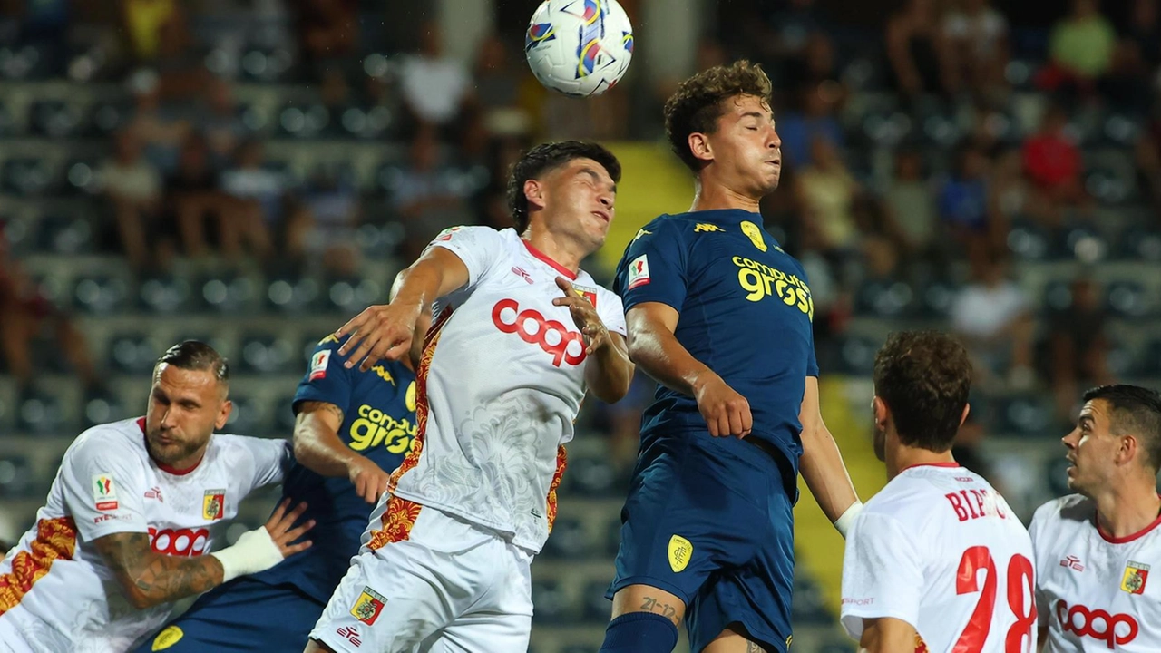 Domenica i calabresi vorranno riscattarsi dopo la batosta subita in Coppa Italia, un 4-1 contro l’Empoli .