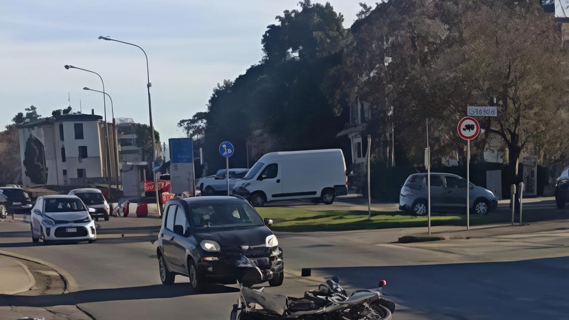 Scontro auto moto in via Fermi: grave un 65enne