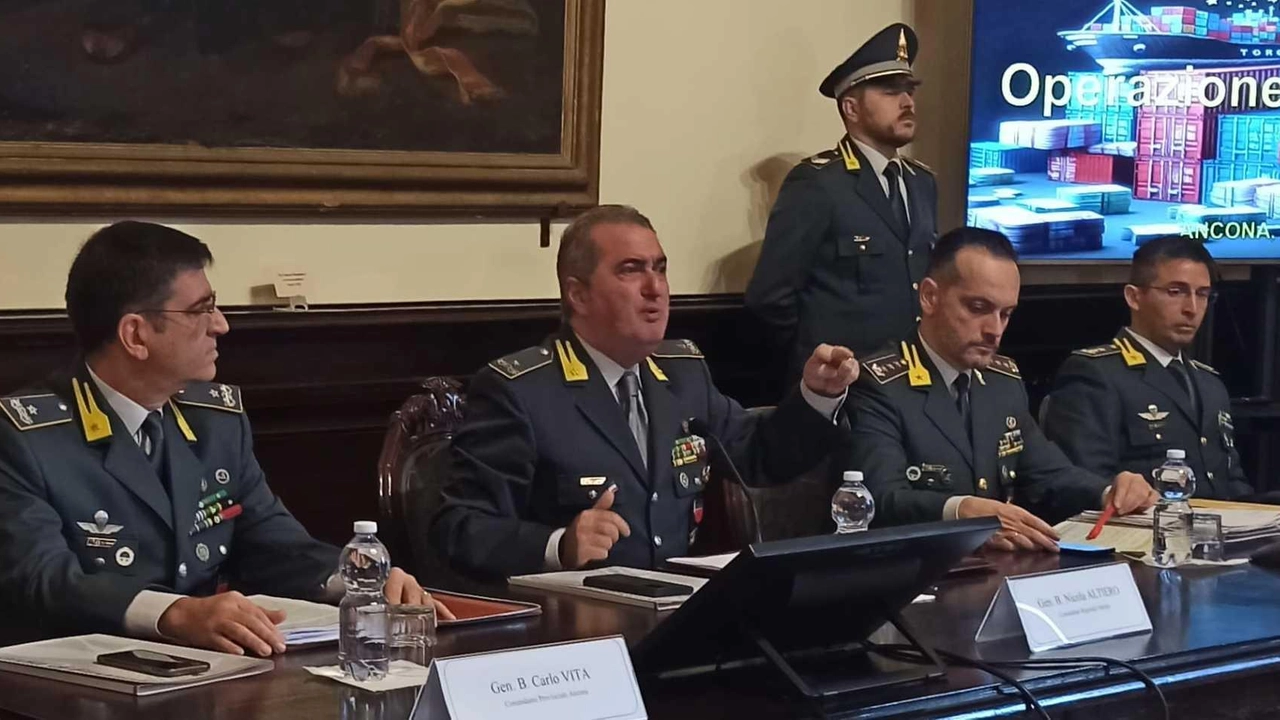 Il comandante Altiero: reinvestivano in attività apparentemente lecite "Ci siamo trovati davanti ristoranti, concessionarie di auto e immobili".