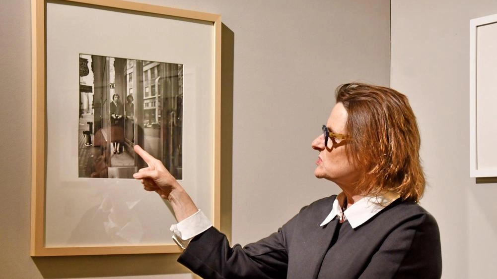 A Villa Mussolini la mostra ‘Vivian Maier. Il ritratto e il suo doppio’ dedicata a una delle esponenti di spicco della fotografia di strada.