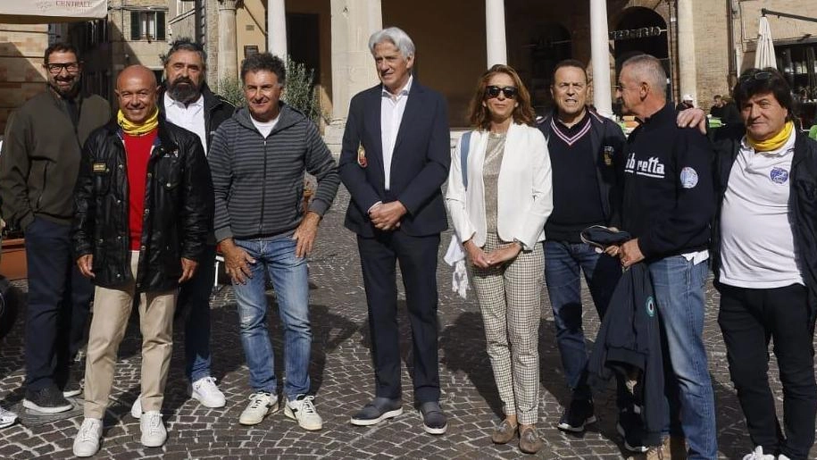 A Macerata si è tenuto il 15° raduno regionale del Lambretta Club Marche, con lambrettisti provenienti da varie regioni. Esposizione di modelli storici e visite guidate, alla presenza delle autorità locali. Giro turistico in Lambretta fino a Pollenza.