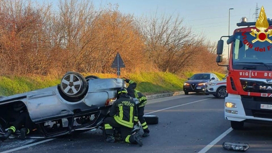 Incidente in tangenziale a Reggio Emilia, l'intervento dei vigili del fuoco