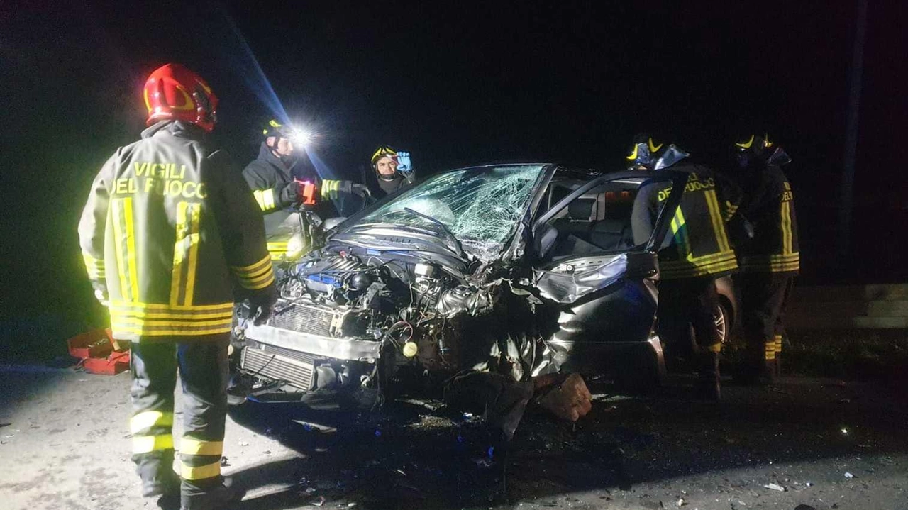 Bondeno, l’uomo si è presentato ieri ai carabinieri. Operata una delle tre donne rimaste ferite