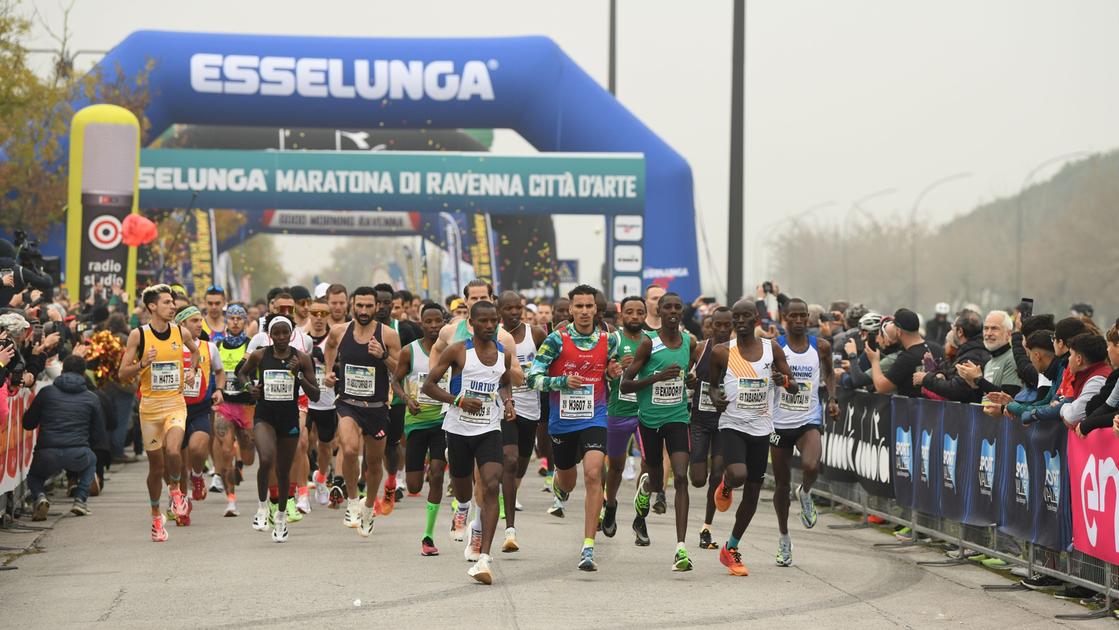 Abbattuto il muro dei 16mila nella ‘Esselunga Maratona di Ravenna Città d