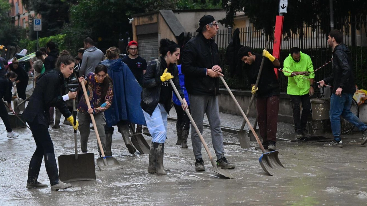 Alluvione e solidarietà. Medaglia ai volontari