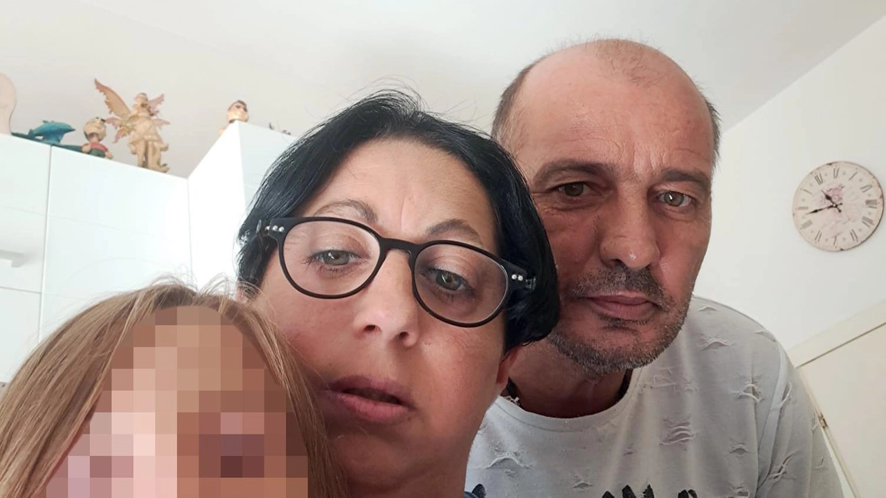 Silvia Ronchi insieme al marito e alla figlioletta di otto anni