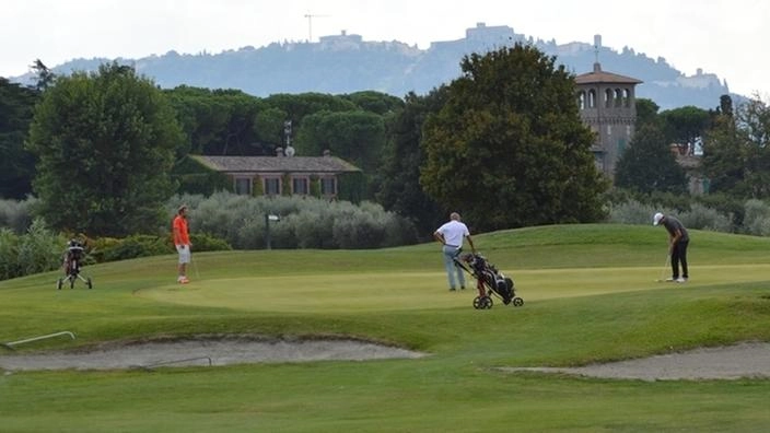 Golf club venduto a prezzo di saldo