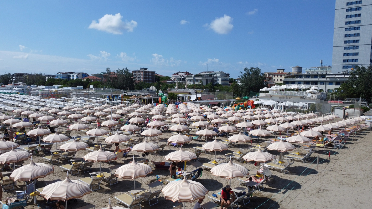 La crescita più significativa nella Riviera romagnola, che registra un incremento di turisti del +50,5%. Bonaccini e l’assessore Corsini all’unisono: “Frutto di un lavoro di squadra tra istituzioni ed enti territoriali”