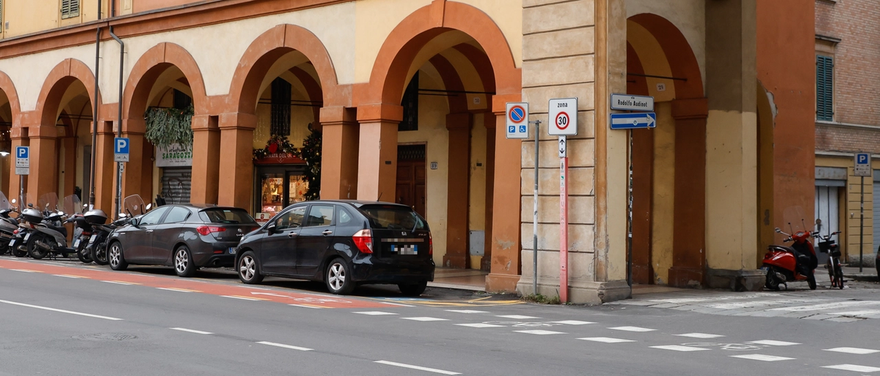 Sangue in via Saragozza a Bologna: misteriosa aggressione