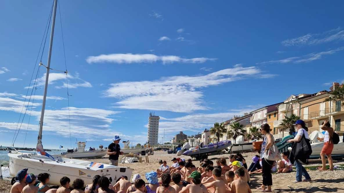 Gli alunni della San Vito alla scoperta della barca a vela