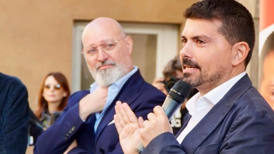 Alessio Mammi avvia la sua campagna elettorale con un brindisi al Jigger di via San Carlo, supportato da esponenti del Pd e autorità locali. Focus su sanità, lavoro, ambiente, scuola, giovani e agricoltura.