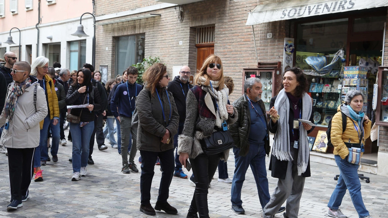 Trasformati per accogliere i visitatori. I più penalizzati restano gli studenti universitari