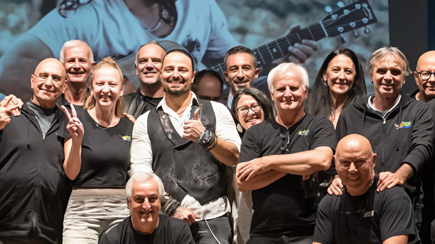 Standing ovation per Alberto Bertoli al teatro delle Energie