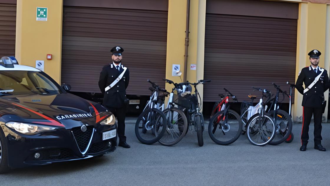 Trovate e bike rubate nel negozio di Cesena: 30enne denunciato