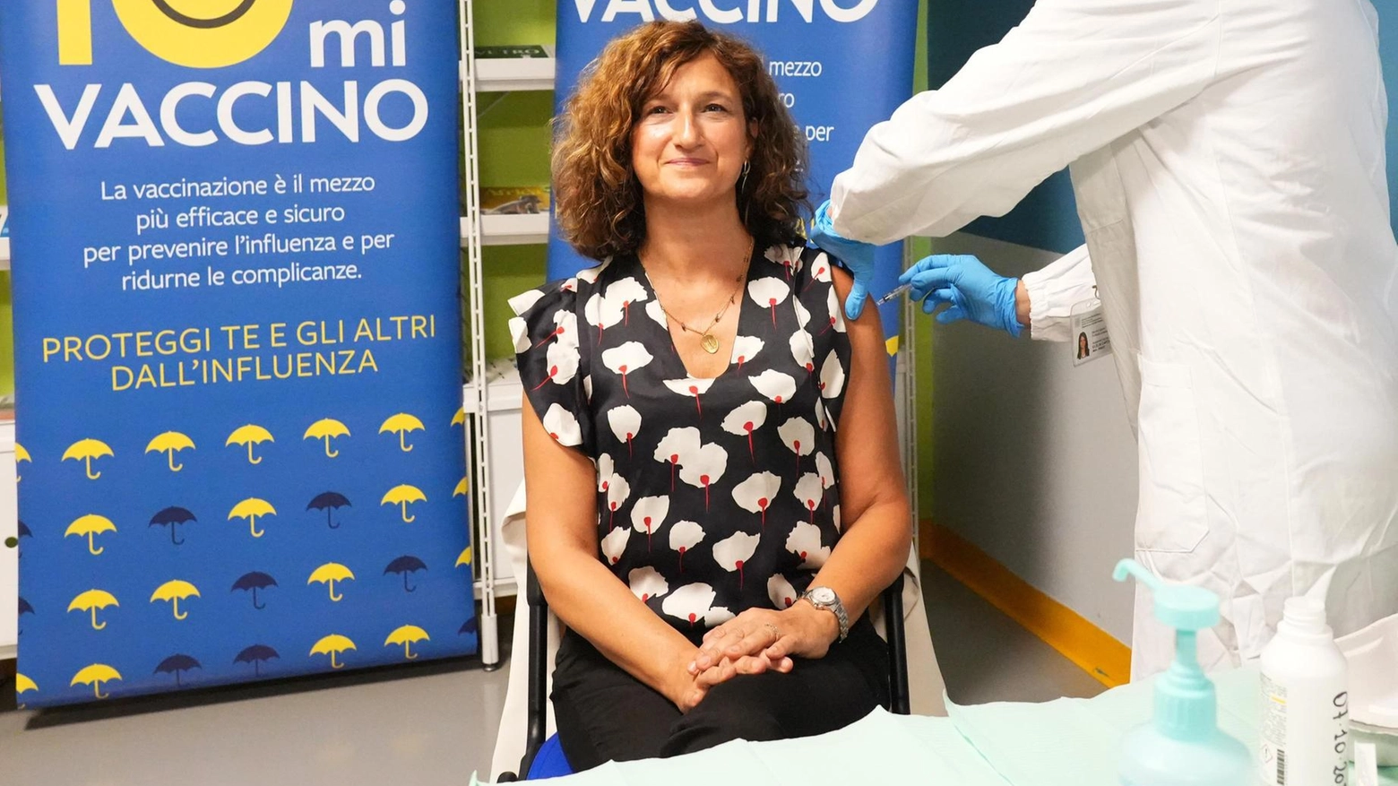 Influenza, via alle vaccinazioni: "Già distribuite 160mila dosi . Anziani e fragili si proteggano"