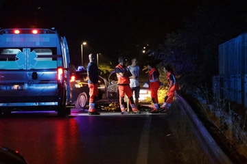 Incidente mortale nel Pesarese: auto ribaltata, la vittima è un 44enne