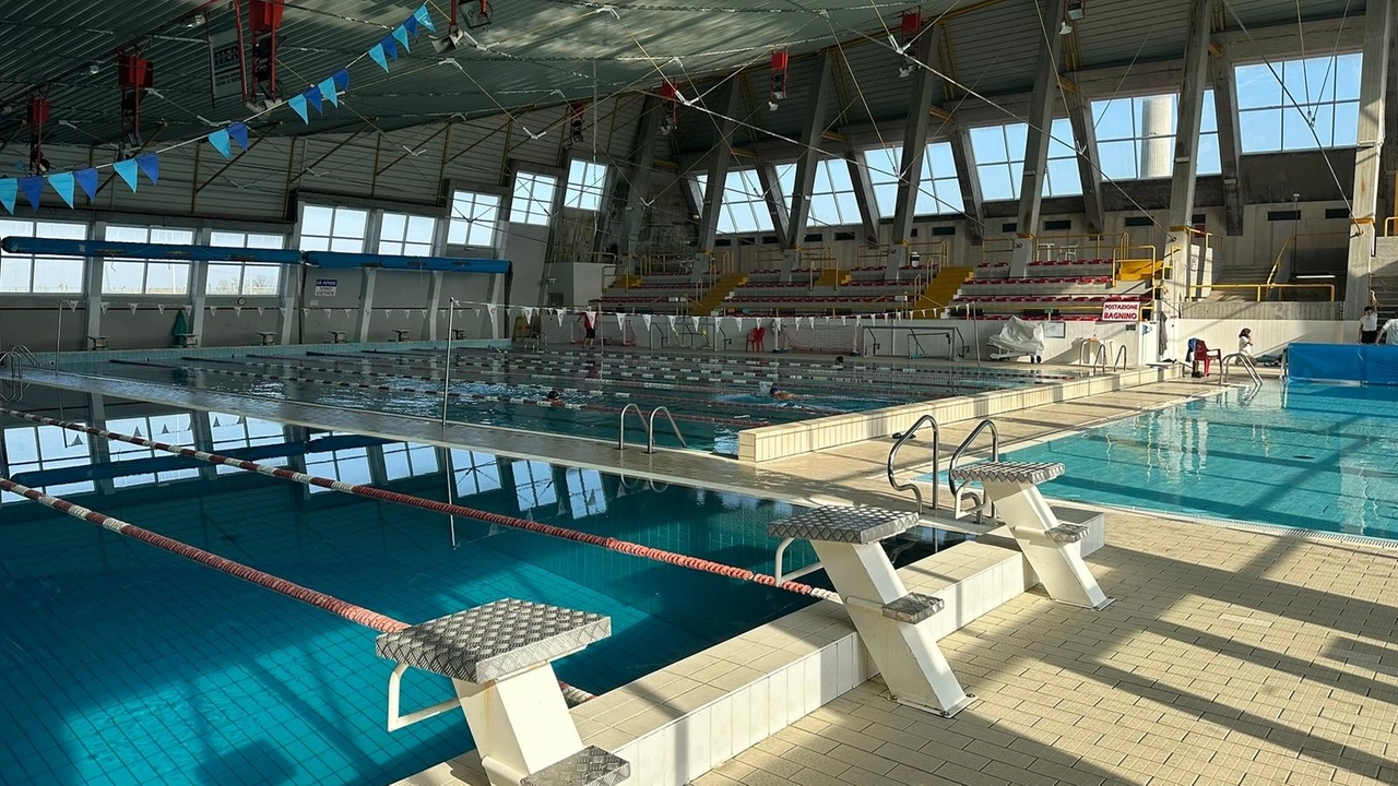 Da lunedì riaprirà la piscina