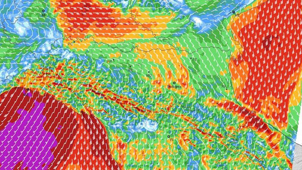 Vento forte in Emilia Romagna, è allerta arancione: ecco dove