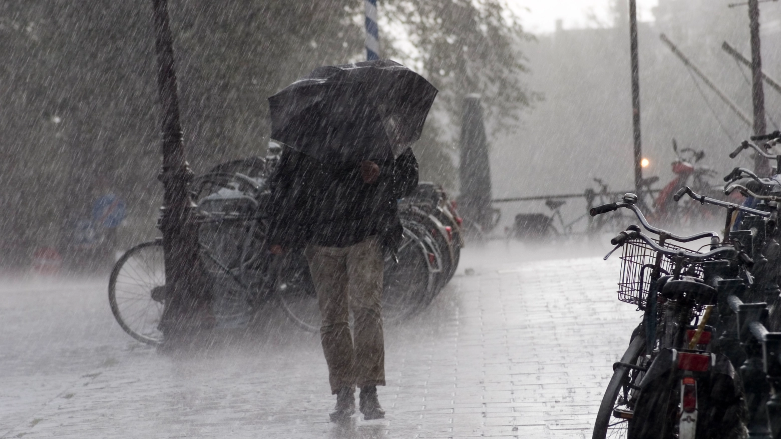 Ancora qualche giorno di tempo stabile poi le cose potrebbero cambiare con l’abbassamento delle temperature e il ritorno delle piogge. Spiega la situazione meteo Pierluigi Randi, esperto meteorologo e presidente Ampro