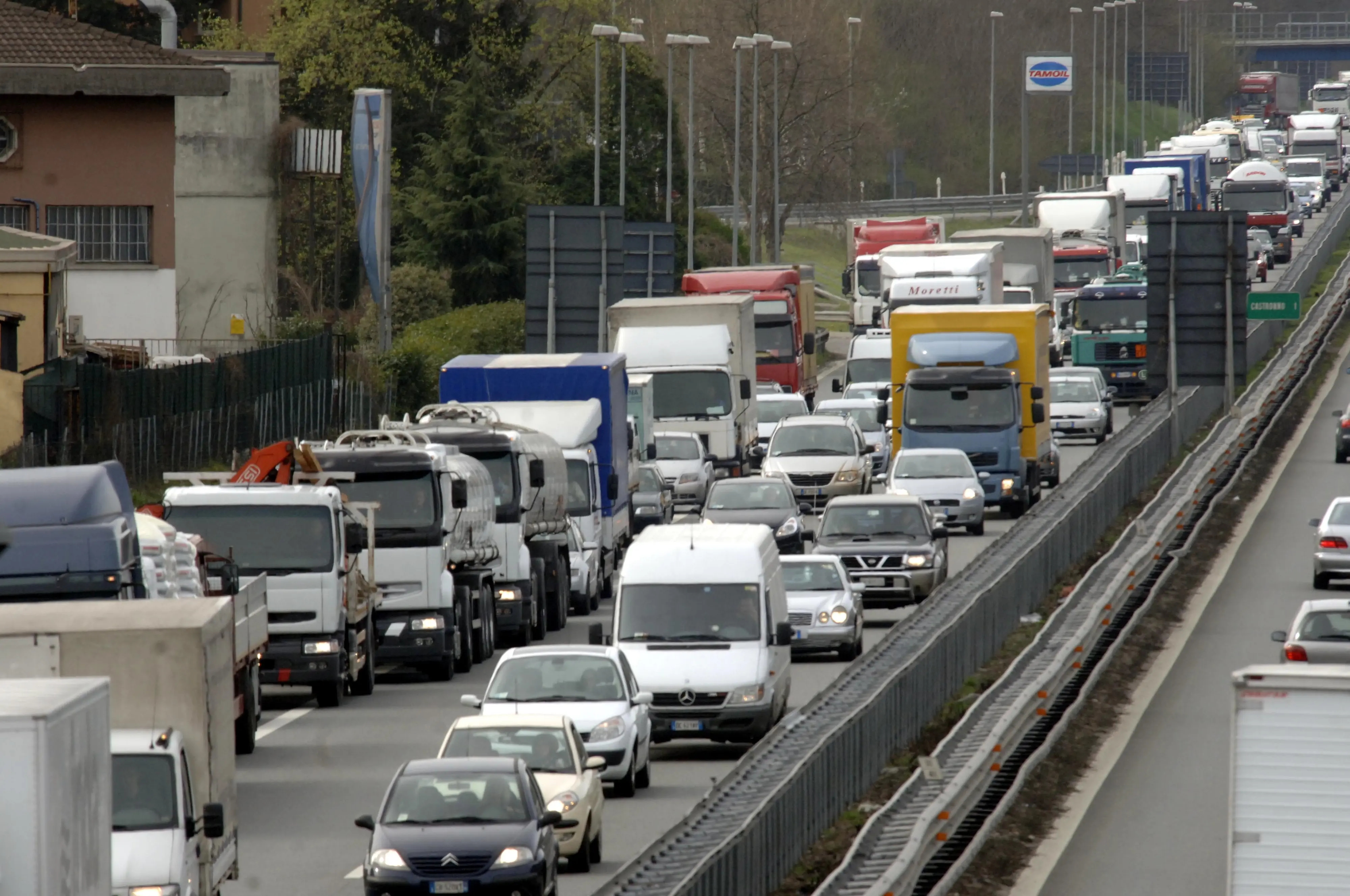 Incidente sull’autostrada A1: diversi feriti e almeno 9 chilometri di coda