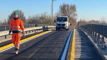 Come un (attesissimo) regalo di Natale, oggi a mezzogiorno riaprirà il ponte vecchio di Finale, un collegamento fondamentale tra la...