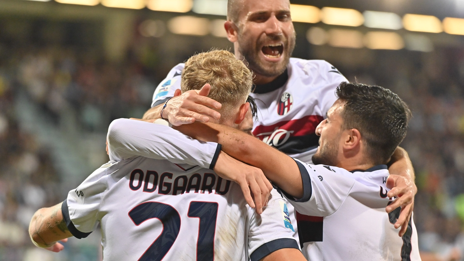 Serie A, la squadra di Italiano torna alla vittoria dopo oltre un mese. Il successo arriva in uno stadio dove nella sua storia non aveva mai portato a casa i 3 punti. Italiano: “Partita concreta, tre punti meritati”. E sabato al Dall’Ara arriva il Lecce