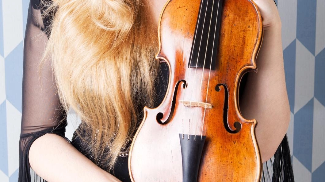 Lavinia conquista il Regno Unito: "Il violino? Amore a prima vista"