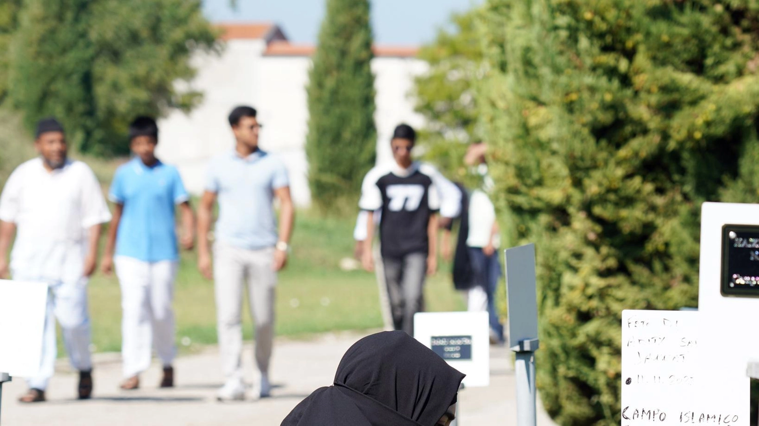 L’ultimo saluto alla piccola Fatiha: "Ora puoi toccare la pioggia"