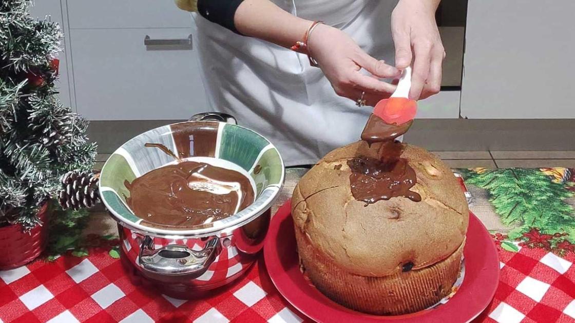 Il Natale a tavola in casa: "Dal primo al panettone, ricette facili e antisprechi"