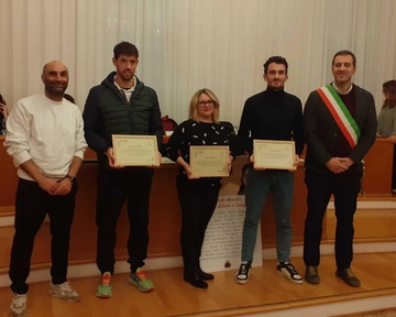 Salvato sul campo dopo il malore. Premiati i compagni e l’infermiera