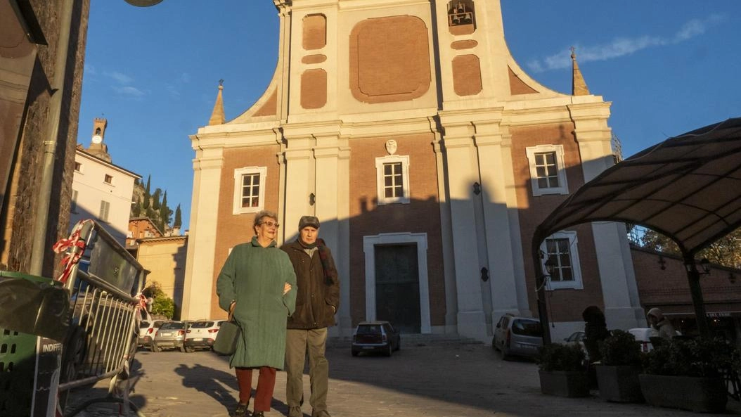 Il centro di Brisighella con la chiesa della Collegiata