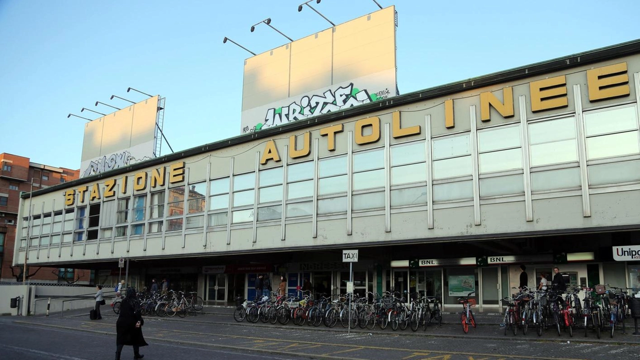 L’esterno dell’autostazione, da anni in attesa di lavori di riqualificazione